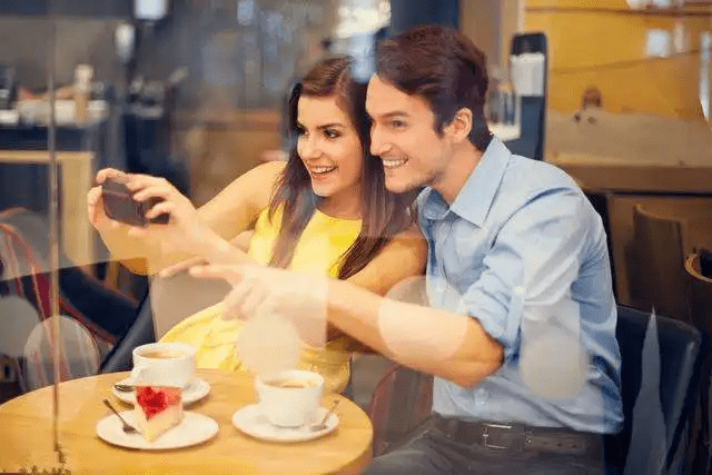 想换妻？与伴侣谈论多妻制的 10 个技巧